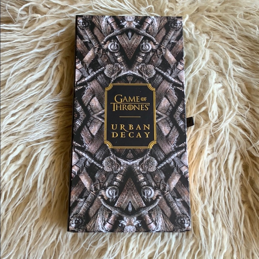 Urban Decay Game of Thrones Eyeshadow Palette